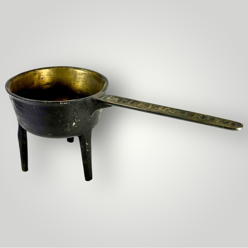 Antique 1700s Bailey & Street Tri-Leg Copper Apothecary Cast Posnet